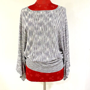 Chicos Sweater 1/M/8 Silky Gray Silver Metallic Kimono Dolman Sleeve Draped Chic